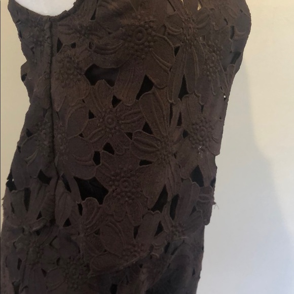 Saylor Brown textured crochet floral romper NWOT - Picture 4 of 7